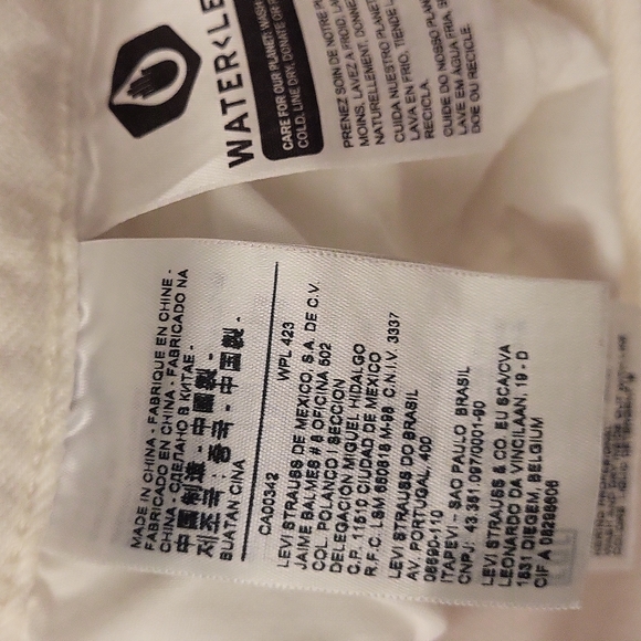 Levis off white distressed wedgie jeans size 28 - Picture 3 of 8